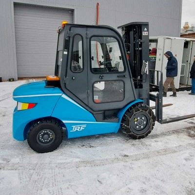 Вилочный погрузчик TRF D30-3i, 3т, дизельный в аренду в Екатеринбурге